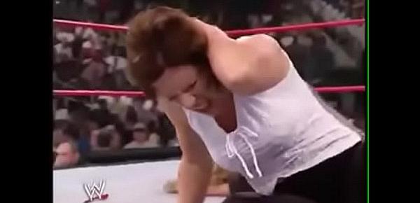  Molly Holly vs Trish Stratus.